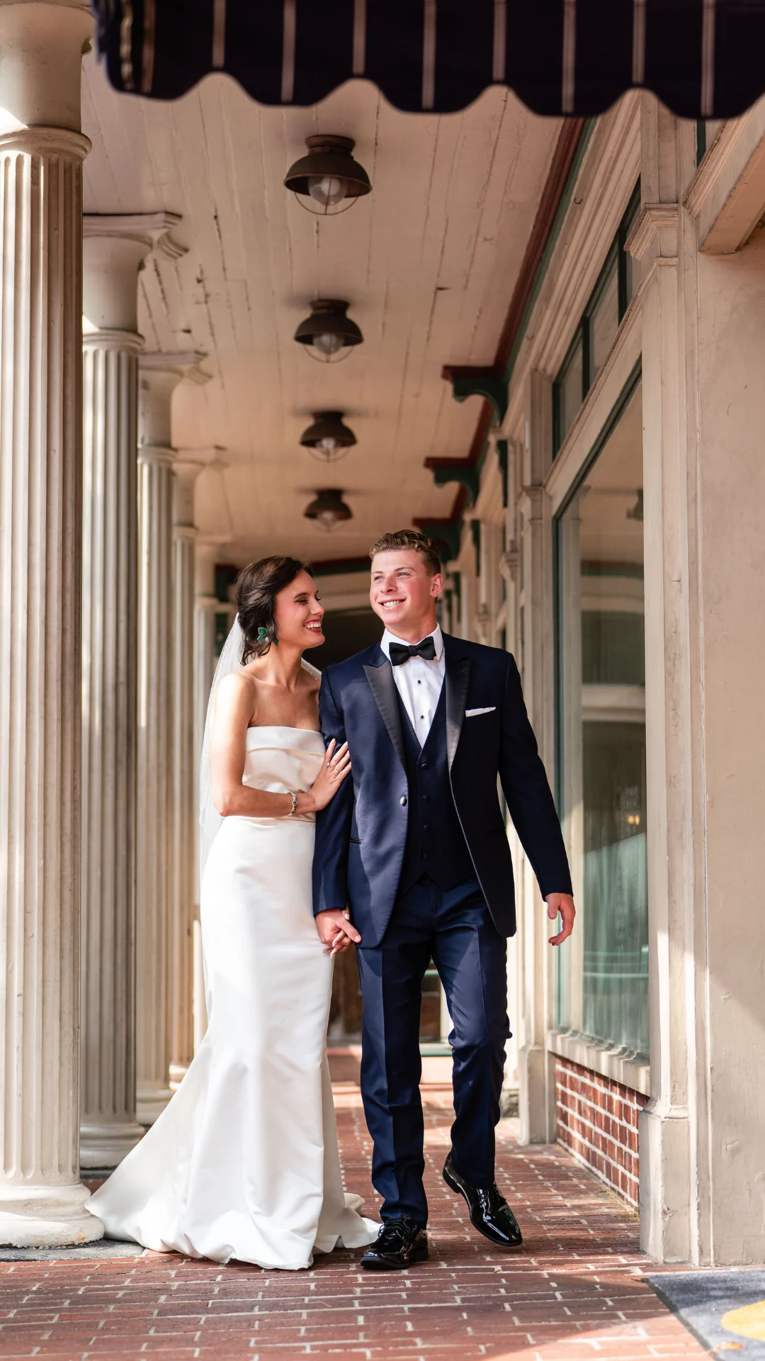 Bride and Groom Outside Hotel Gettysburg